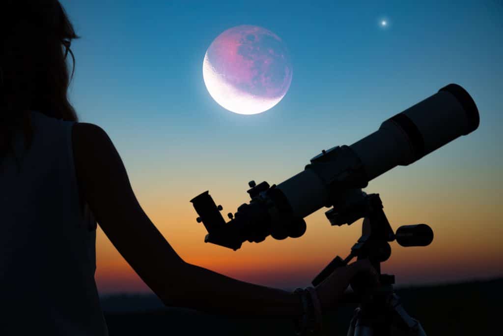 telescopio astronomico eclipse lunar